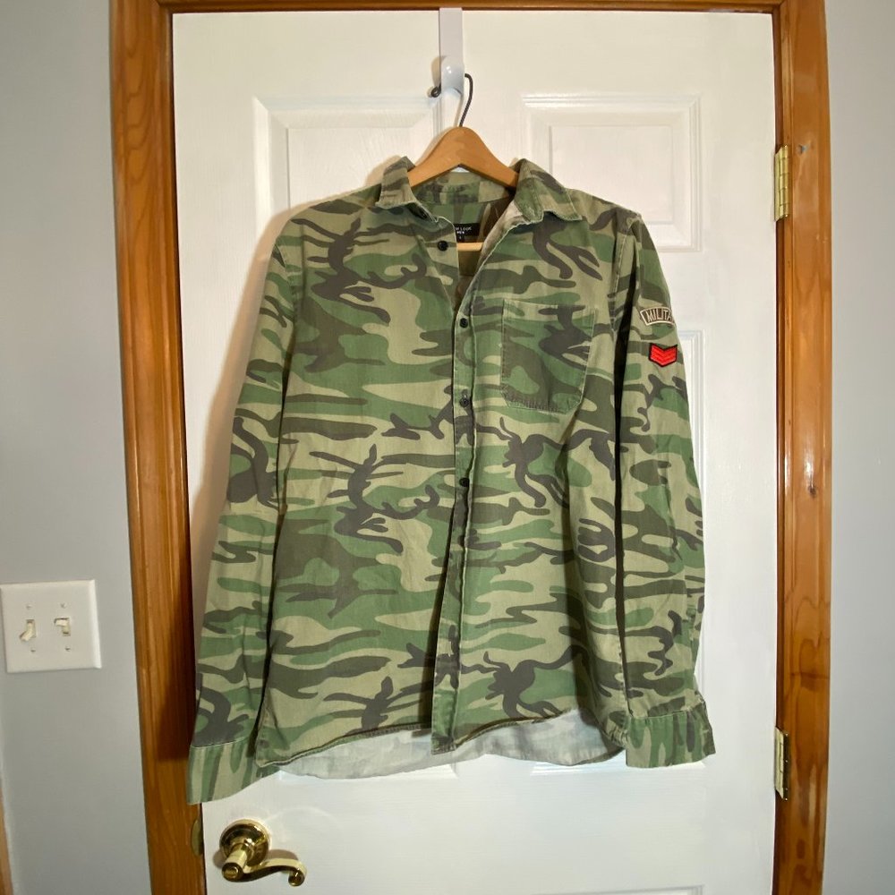 Camouflage button up
